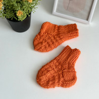 Темно-оранжеві шкарпетки